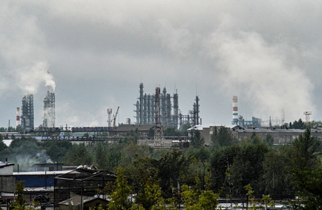 Пожар на нефтезаводе в Омске.