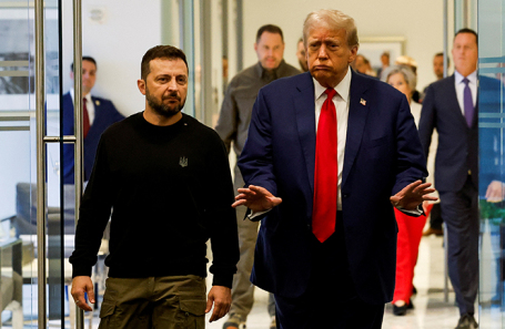 Дональд Трамп и президент Украины Владимир Зеленский на встрече в Trump Tower в Нью-Йорке, США.