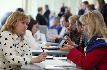 Работа общегородской ярмарки вакансий в «Экспоцентре». Москва. Архив.