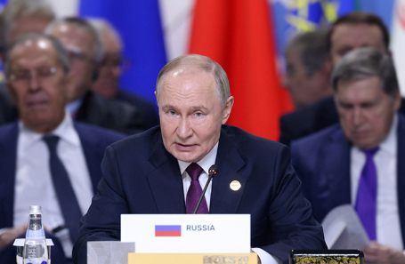 Президент РФ Владимир Путин во время пленарного заседания XVI саммита БРИКС.