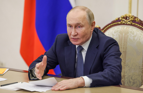 Президент РФ Владимир Путин во время совещания по экономическим вопросам.