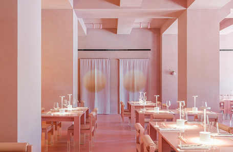 Интерьер ресторана Fullmoon.