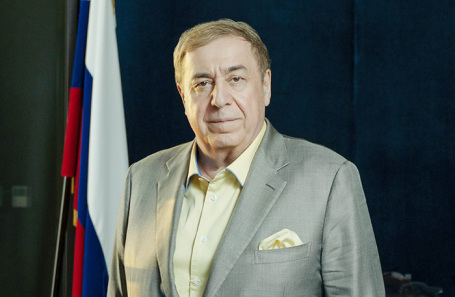 Михаил Гуцериев.