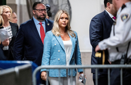 Кэролайн Ливитт.