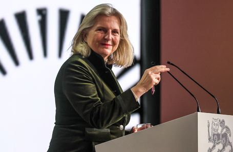 Карин Кнайсль.