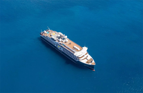 Круизный лайнер SH Diana.