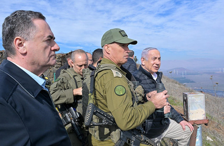 Министр обороны Исраэль Кац (слева) и премьер-министр Израиля Беньямин Нетаньяху (справа) на сирийской границе. Голанские высоты.