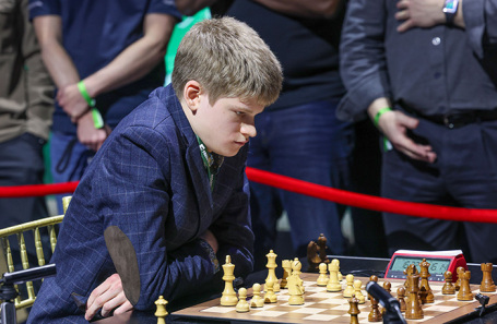 Российский шахматист Володар Мурзин стал победителем чемпионата мира по рапиду в Нью-Йорке.