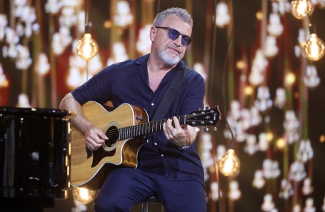 Леонид Агутин на концерте.