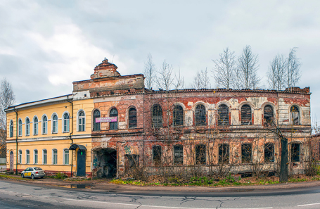 Здание Мыркинских бань в Рыбинске, Ярославская область.