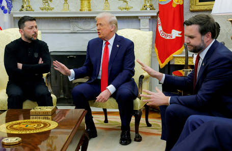 Президент США Дональд Трамп на встрече с президентом Украины Владимиром Зеленским в Белом доме в Вашингтоне.