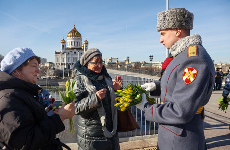 Восьмое марта. На улицах Москвы.