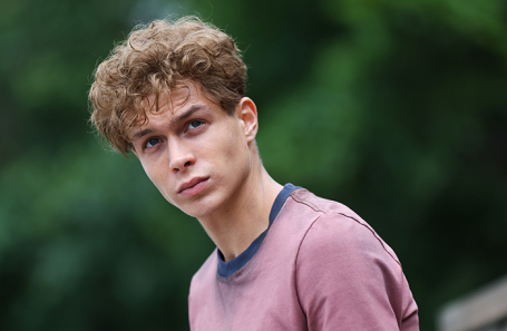 Актер Глеб Калюжный.