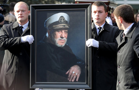 Прощание с народным артистом РФ Бедросом Киркоровым на Троекуровском кладбище.