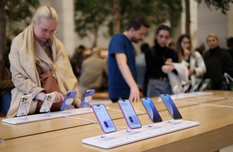 Смартфоны iPhone 16.
