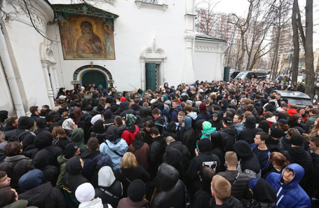 Церемония прощания с рэпером Пашей Техником (Павел Ивлев) в храме Петра и Павла в Лефортове.