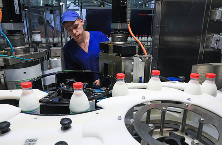 Линия молочной продукции агрокомплекса «Вакинское агро» в Рязанской области.