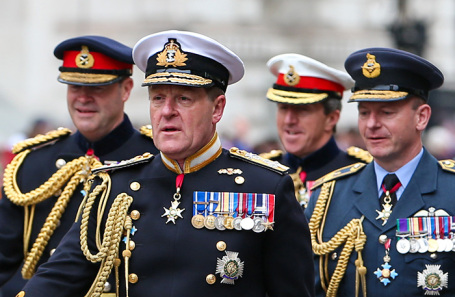 Бен Ки (второй слева).