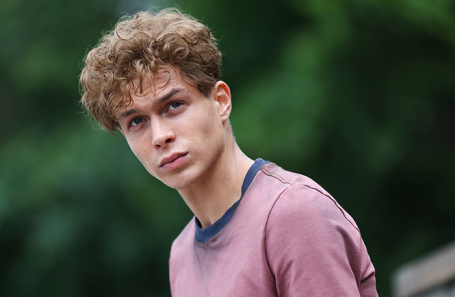 Актер Глеб Калюжный.