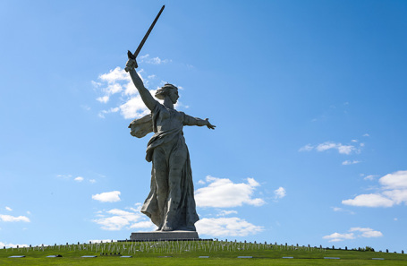 Монумент «Родина-мать зовет!»