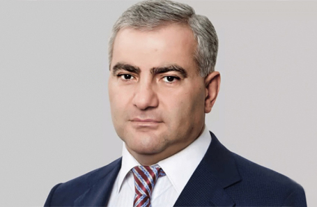 Самвел Карапетян.