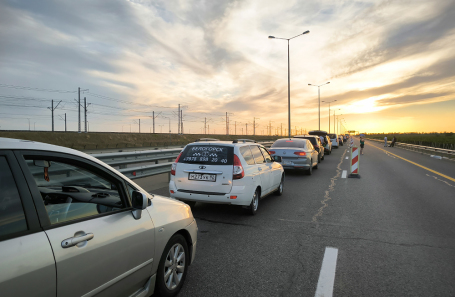 Queue of cars on the Crimean Bridge.