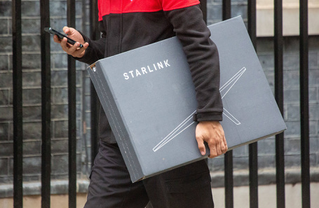 В Лондоне осудили группу мужчин, поджегших склад с терминалами Starlink для ВСУ