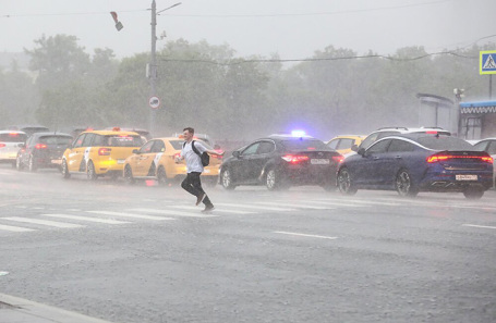 Вид на Москву под дождем
