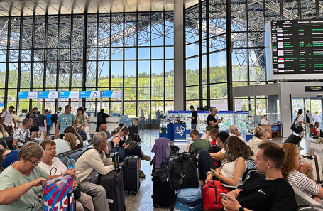 Обстановка в аэропорту Сочи.