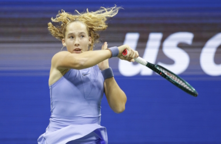 Мирра Андреева на корте US Open во время матча