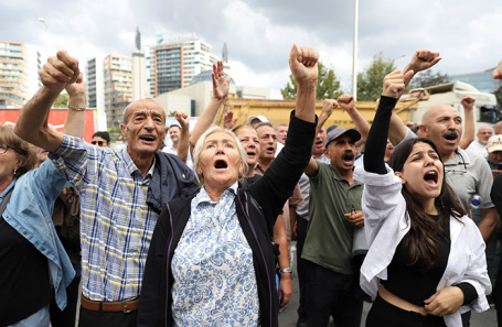 Митинг сторонников оппозиционной турецкой Народно-республиканской партии в Стамбуле.