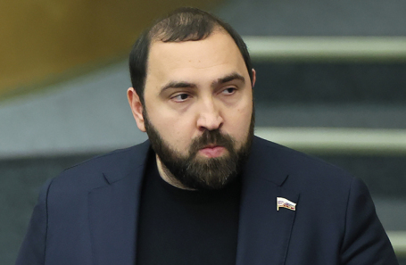 Депутат Хамзаев попросил Минюст проверить высказывания Пугачевой на экстремизм