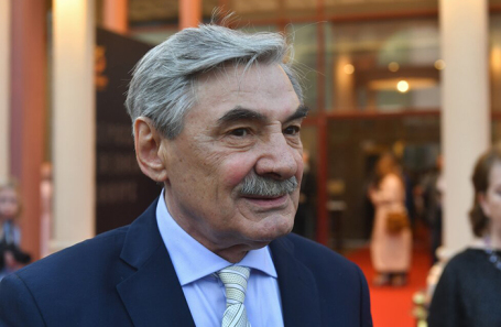 Александр Панкратов-Черный.