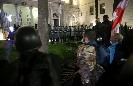 Протестующие в Тбилиси