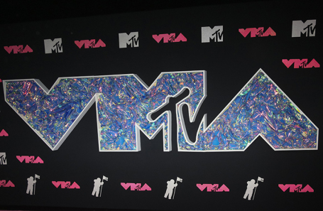 Логотип MTV