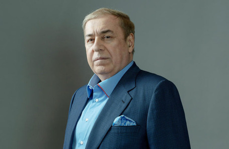 Михаил Гуцериев.