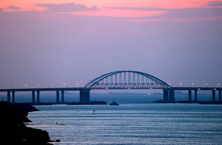 Вид на Крымский мост.
