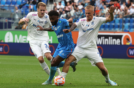 Маркус Вендел (в центре).