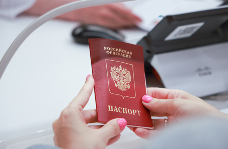 МВД хочет отменить запись о детях в загранпаспортах родителей в пользу отдельного паспорта