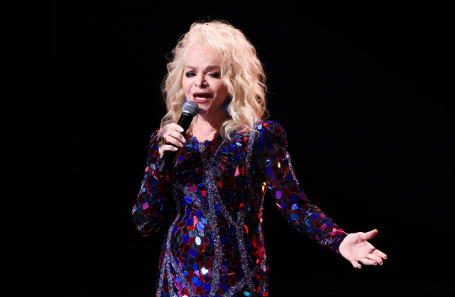 Лариса Долина.