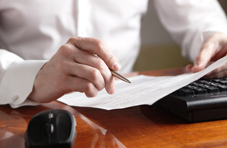 В Петербурге мужчина, ошибочно признанный мертвым, в суде доказал, что он жив