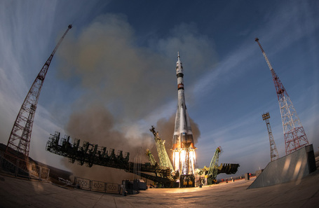 Старт ракеты-носителя «Союз-2.1а» с кораблем «Союз МС-28» с космодрома Байконур.