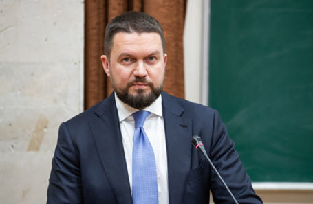 Дмитрий Средин.