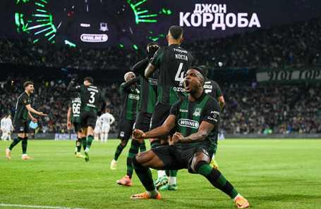 Джон Кордоба («Краснодар») радуется голу.