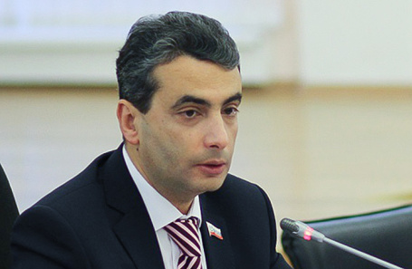 Лев Шлосберг (признан в России иноагентом).