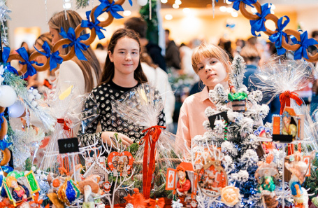 Благотворительная новогодняя ярмарка в гимназии им. Е.М. Примакова