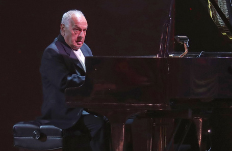 Левон Оганезов.