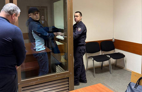 Дмитрий Кузьмин (в центре).