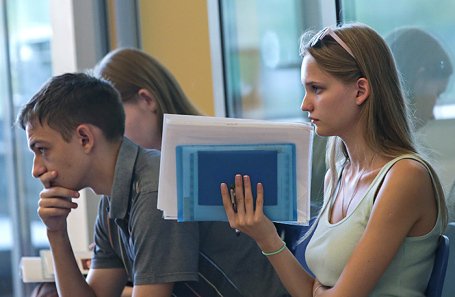 Работа приемных комиссий высших учебных заведений Москвы. Архив.