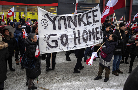 Митинг в Нууке против требования президента США Дональда Трампа о передаче острова Соединенным Штатам.